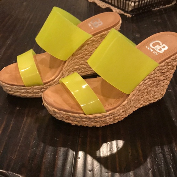 GIANNI BINI. BEAUTIFUL & BRIGHT WEDGE SHOES. - Picture 2 of 6